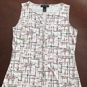 WH/BM top. Size Small. Maroon and black on cream